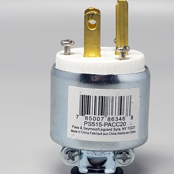 Pass & Seymour 15 Amp Armored Straight Blade Plug - Picture 1 of 8